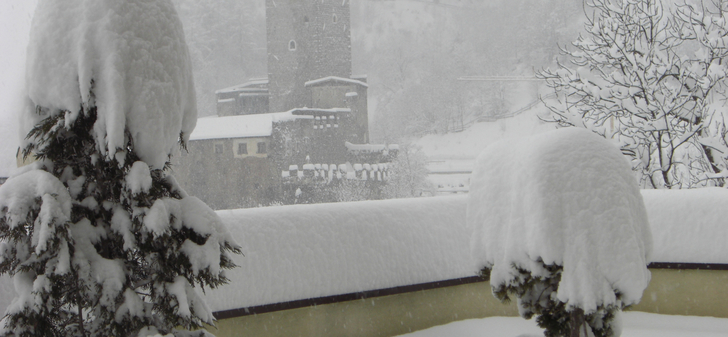 Burgeis versinkt im Schnee